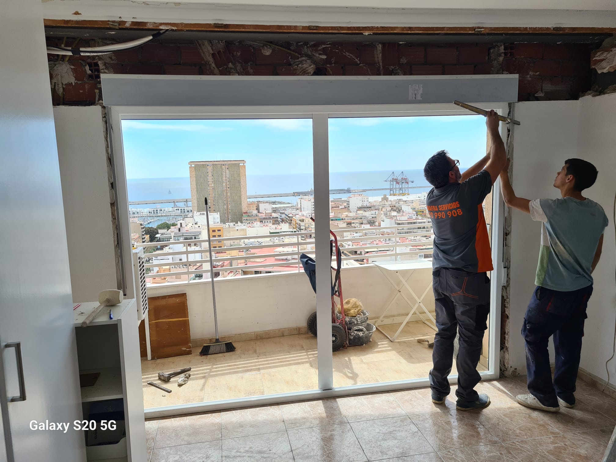 ¿Cómo es el Proceso Artesanal de Fabricación de Ventanas de Aluminio